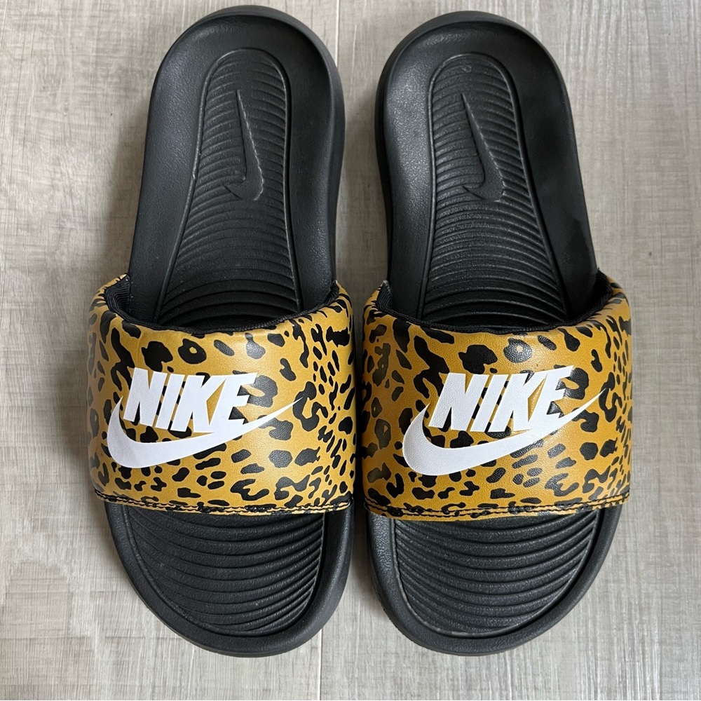 Nike Slides Leopard Size 8